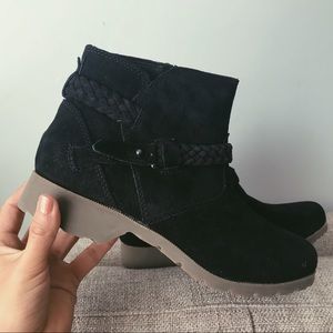 TeVa Suede DeLaVina Bootie